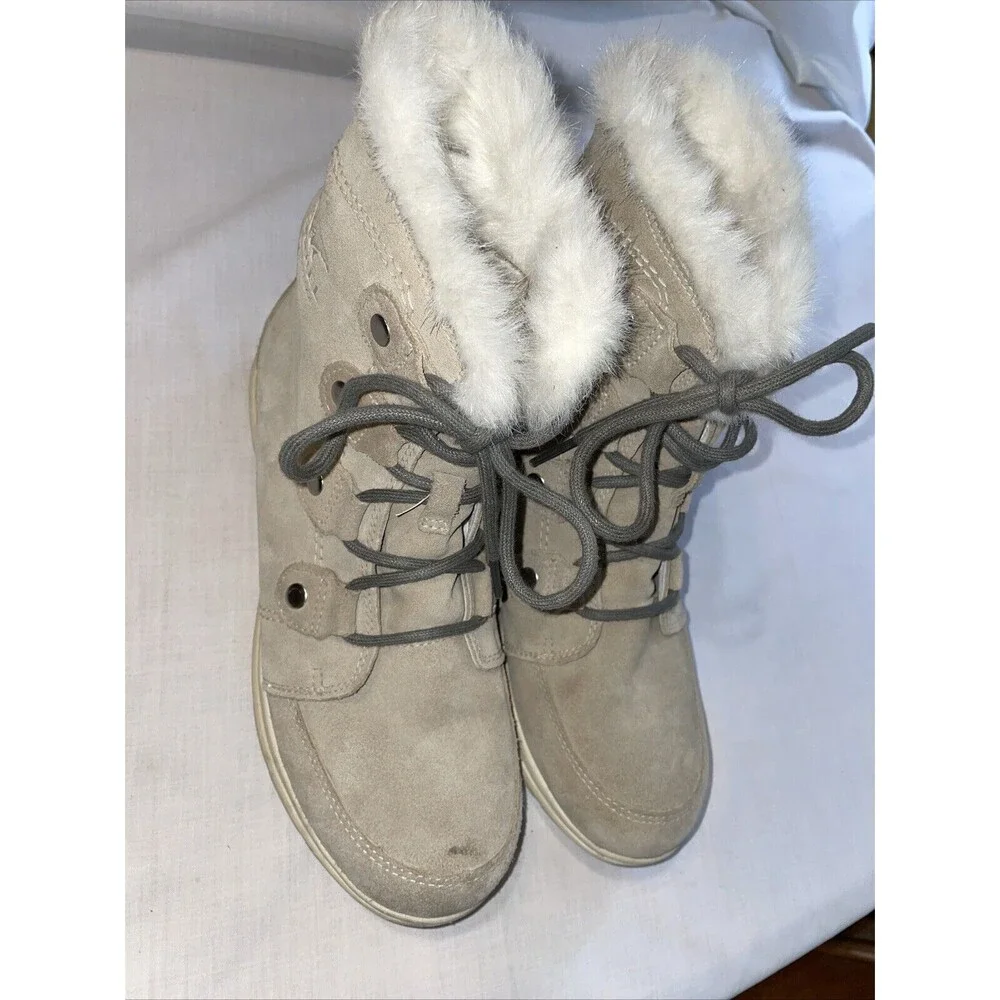 Sorel Women’s Winter Boots Size 9 M Khaki Suede Fleece Lined Hiking Trails